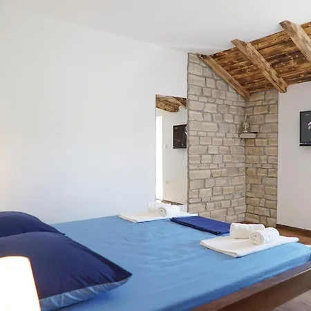 3 Bedroom Awesome In Sumet
